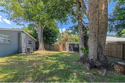 2951 Edgewood Lane, Sarasota, FL 34231 - Photo 22