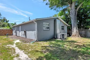 2951 Edgewood Ln, Sarasota, FL 34231 - Photo 20
