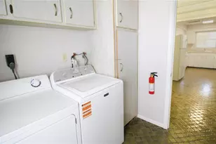 2530 Terry Ln, Sarasota, FL 34231 - Photo 6