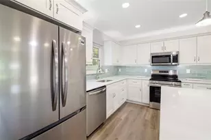 2253 Goldenrod St, Sarasota, FL 34239 - Photo 14