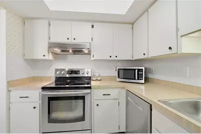 3189 Glen Elyn Boulevard #3, Sarasota, FL 34237 - Photo 10
