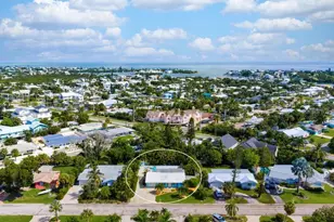 406 Bay Palms Dr, Holmes Beach, FL 34217 - Photo 34