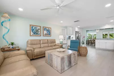406 Bay Palms Drive, Holmes Beach, FL 34217 - Photo 6