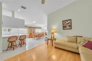 8012 Camminare Dr, Sarasota, FL 34238 - Photo 16