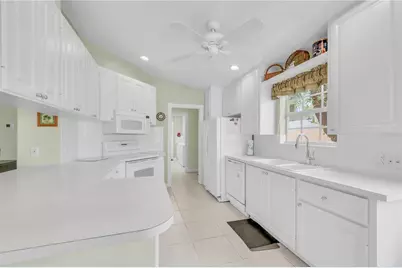 8012 Camminare Drive, Sarasota, FL 34238 - Photo 22