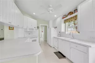 8012 Camminare Dr, Sarasota, FL 34238 - Photo 22