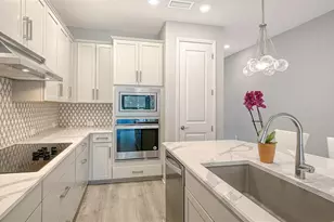 2546 Fireflag Ln, Sarasota, FL 34232 - Photo 12