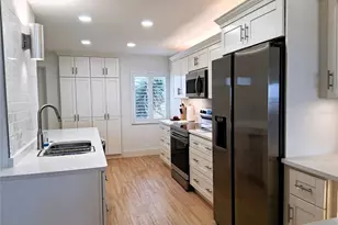19 Whispering Sands Dr, Sarasota, FL 34242 - Photo 18