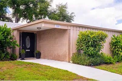 3289 Fairhaven Lane #112, Sarasota, FL 34239 - Photo 2