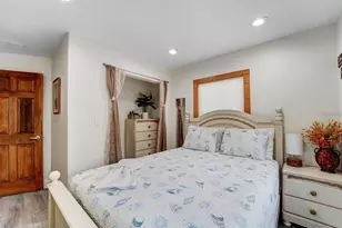 2598 Wood St, Sarasota, FL 34237 - Photo 8
