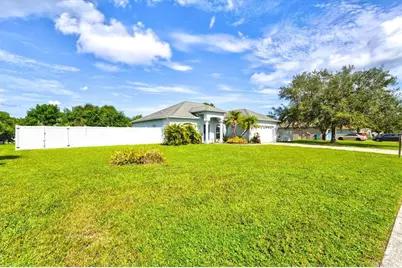 1505 22nd Avenue W, Palmetto, FL 34221 - Photo 2