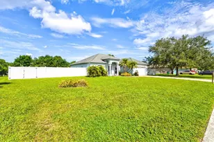 1505 22nd Ave W, Palmetto, FL 34221 - Photo 2