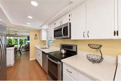 9406 Andover Circle, Bradenton, FL 34210 - Photo 14