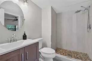 204 3rd St W, Bradenton, FL 34205 - Photo 34