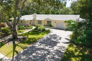 1722 North Dr, Sarasota, FL 34239 - Photo 2