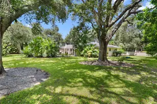 1722 North Dr, Sarasota, FL 34239 - Photo 34