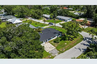 4875 Northwood Avenue, Sarasota, FL 34231 - Photo 6