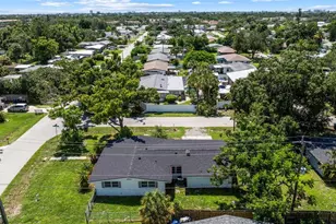 4875 Northwood Ave, Sarasota, FL 34231 - Photo 4