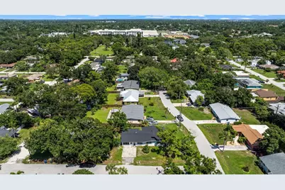 4875 Northwood Avenue, Sarasota, FL 34231 - Photo 8