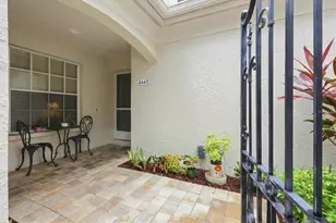 4449 Oakley Greene, Sarasota, FL 34235 - Photo 4