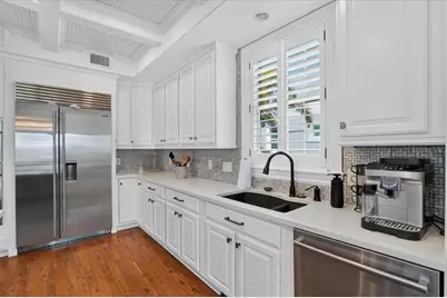 6330 Laguna Drive, Longboat Key, FL 34228 - Photo 24
