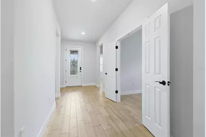 16714 Ellsworth Avenue, Bradenton, FL 34202 - Photo 6