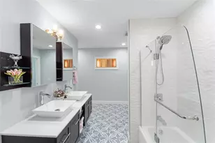 771 Indian Beach Cir, Sarasota, FL 34234 - Photo 32