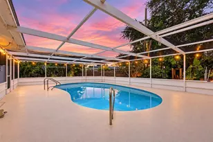 3710 Duncan Pl, Sarasota, FL 34239 - Photo 4