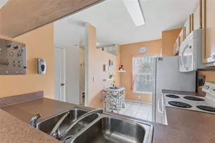 5052 Misty Canal Pl, Bradenton, FL 34203 - Photo 10