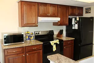 327 108th St W, Bradenton, FL 34209 - Photo 4