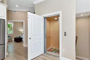 5589 Cannes Cir, Sarasota, FL 34231 - Photo 20