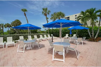 1095 Gulf Of Mexico Drive #104, Longboat Key, FL 34228 - Photo 24