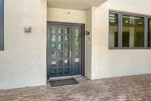 1095 Gulf of Mexico Dr, Longboat Key, FL 34228 - Photo 2