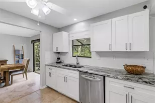3476 Shady Brook Ln, Sarasota, FL 34243 - Photo 18
