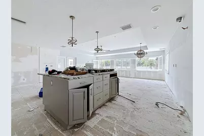 2010 Bayou Grande Boulevard NE, Saint Petersburg, FL 33703 - Photo 8