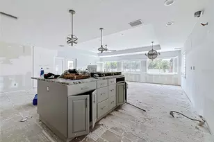 2010 Bayou Grande Blvd NE, Saint Petersburg, FL 33703 - Photo 8