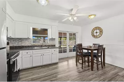 304 64th Street NE, Bradenton, FL 34208 - Photo 6