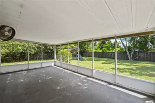 3909 Coleridge Pl, Sarasota, FL 34241 - Photo 20