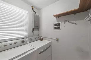 3909 Coleridge Pl, Sarasota, FL 34241 - Photo 18