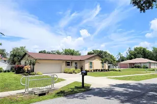 3885 47th St, Sarasota, FL 34235 - Photo 2