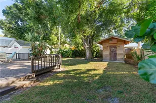 2530 Loma Linda St, Sarasota, FL 34239 - Photo 8