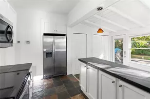 2530 Loma Linda St, Sarasota, FL 34239 - Photo 18