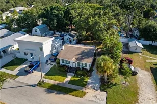 2530 Loma Linda St, Sarasota, FL 34239 - Photo 4