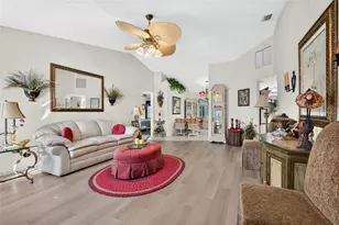 1201 Oak Trace Dr, Sarasota, FL 34232 - Photo 2