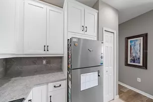 4206 Via Piedra Cir, Sarasota, FL 34233 - Photo 10