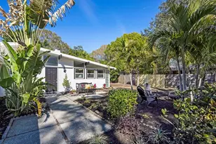2213 Wason Rd, Sarasota, FL 34231 - Photo 8