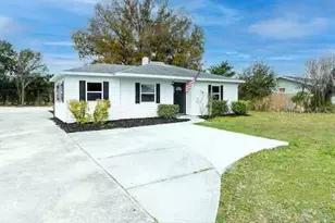 305 Linden Dr, Ellenton, FL 34222 - Photo 1
