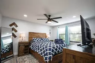2732 49th Ave W, Bradenton, FL 34207 - Photo 8
