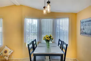 2062 Champion St, Sarasota, FL 34231 - Photo 8
