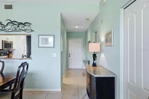 9610 Club S Cir, Sarasota, FL 34238 - Photo 4